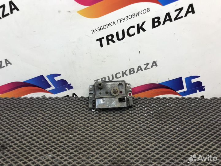 Ответная часть замка капота Mercedes-Benz Actros