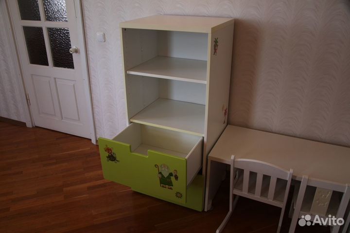 Детский стол и стул, шкаф IKEA