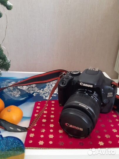 Зеркальный фотоаппарат Canon EOS600D