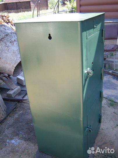 Сейф металлический