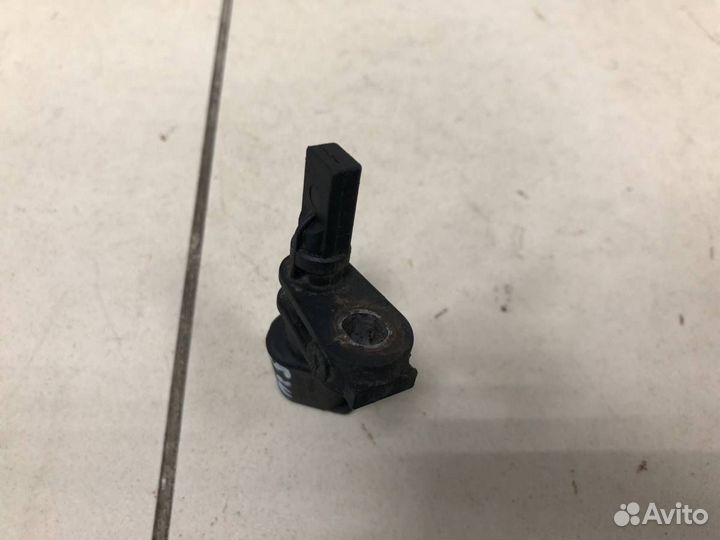 Датчик ABS передний левый Skoda Octavia A7 2013