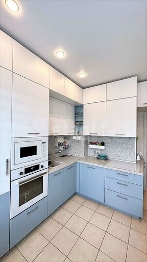 2-к. квартира, 50 м², 1/16 эт.