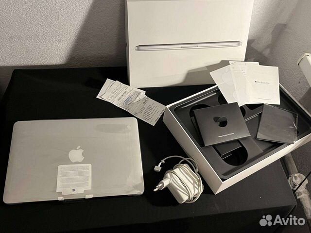 Apple Macbook pro 13 2017 идеальный