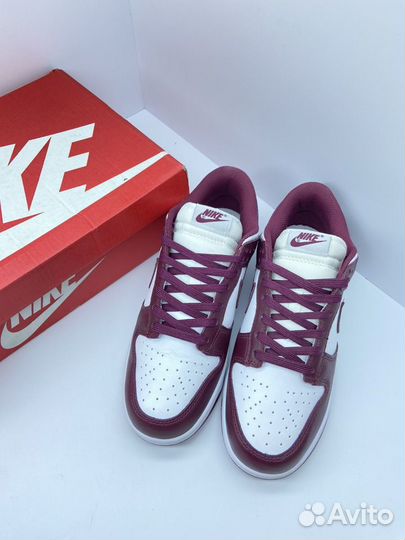 Nike Dunk Low Bordeaux