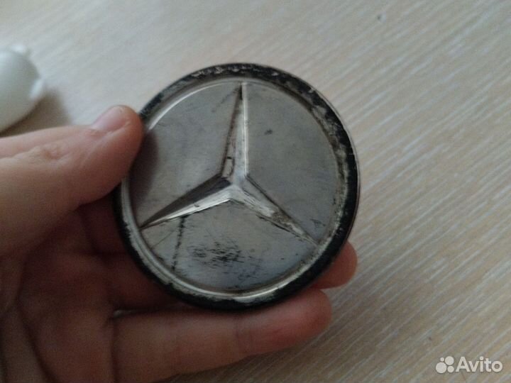 Значок от грузового автомобиля