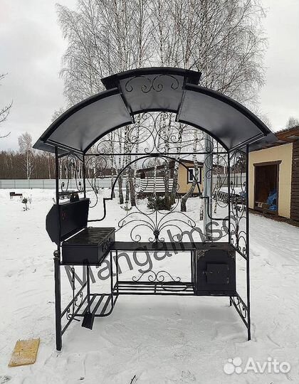 Мангал с крышей