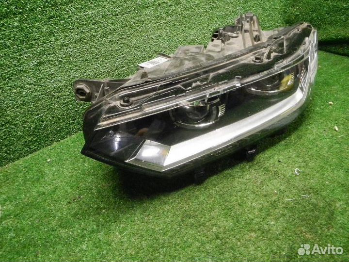 Фара левая Volkswagen Passat