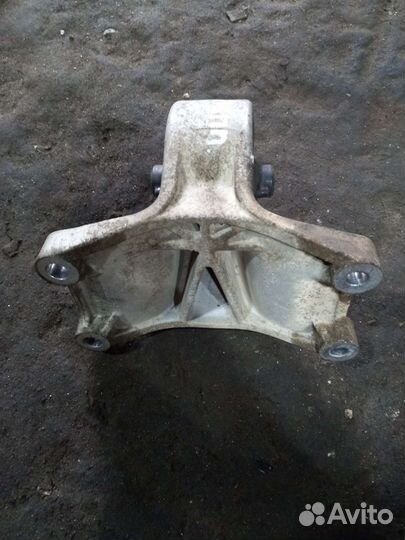 Подушка кпп Ниссан Альмера Классик b10