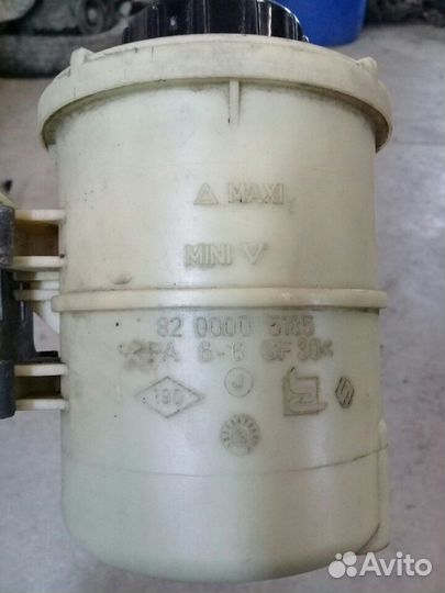 Бачок гура Nissan Almera G 15