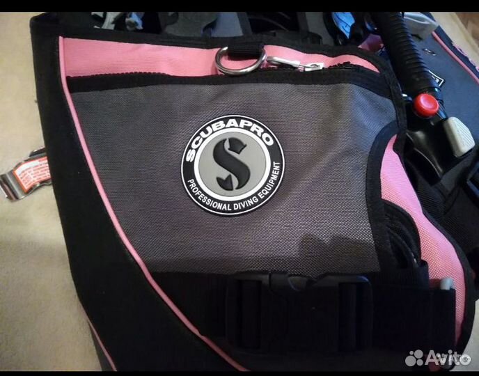 Компенсаторы плавучести с фирменными вешалками