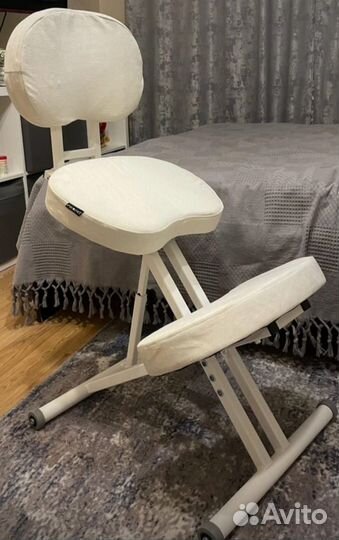 Коленный ортопедический стул со спинкой