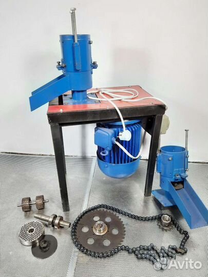 Гранулятор комбикорма бытовой