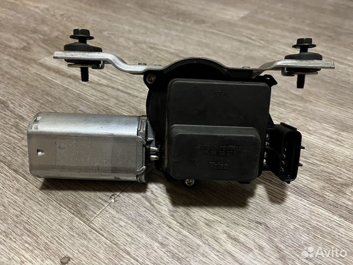 Моторчик стеклоочистителя jeep lybrty kj