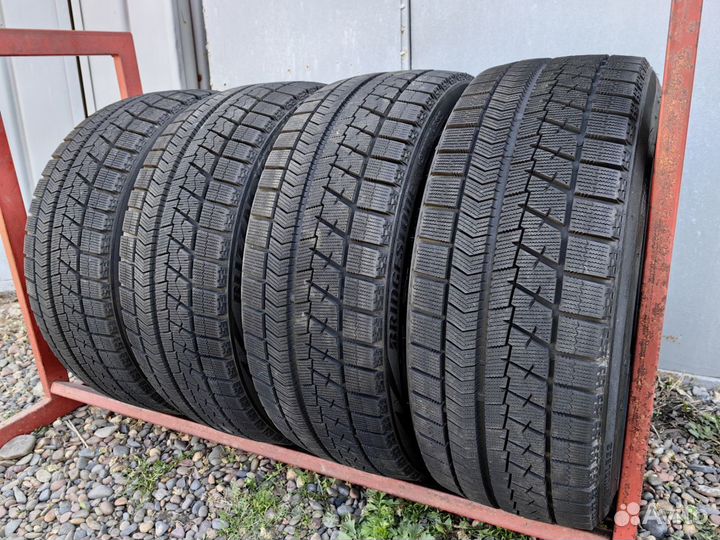 Bridgestone Blizzak VRX 225/40 R18