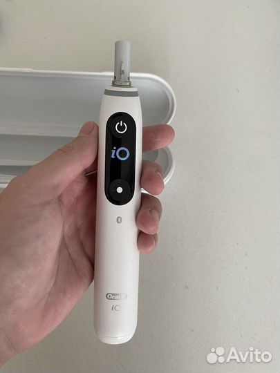 Электрическая зубная щетка Oral-B iO 7 White Alaba