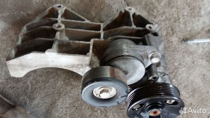 Шевроле Круз кронштейн генератора и кондиционера