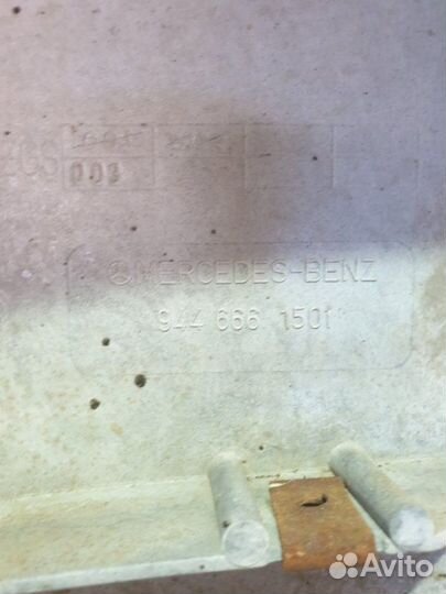 Корпус подножки правый Mercedes-Benz Axor