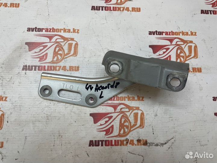 Петля капота левая Honda Accord 8 CU2 K24Z3 2012