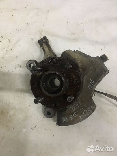 Кулак поворотный ступица в сборе передний левый