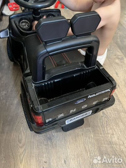 Детский толокар, машинка