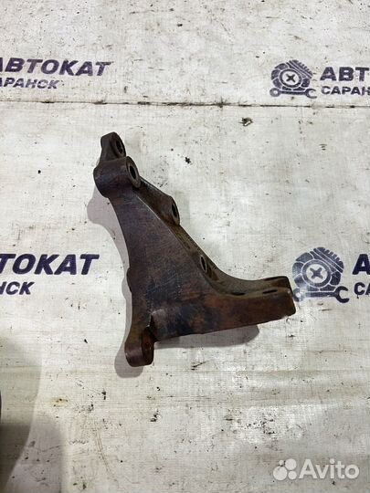 Кронштейн двигателя Nissan Primera P11