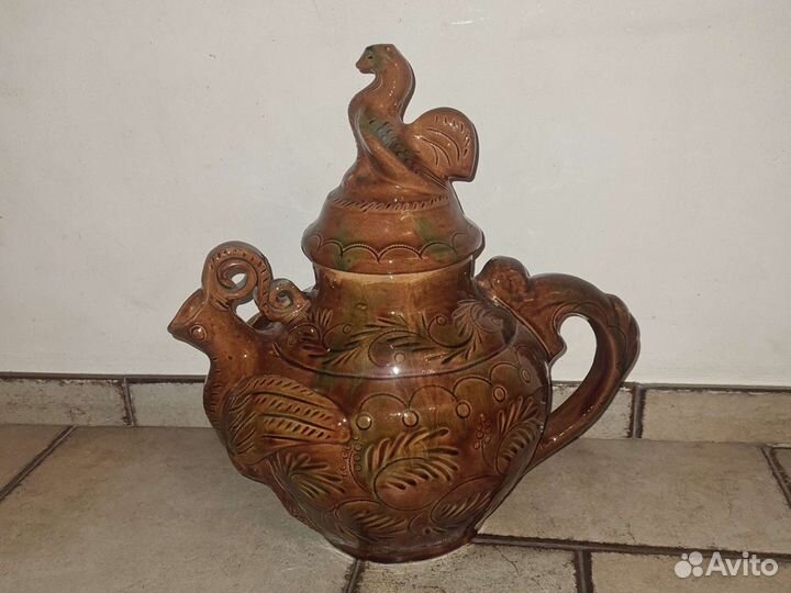 Чайники, кофейник, сахарница, хрустальный рог