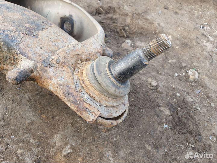 Рычаг передний левый нижний Range Rover Sport 1