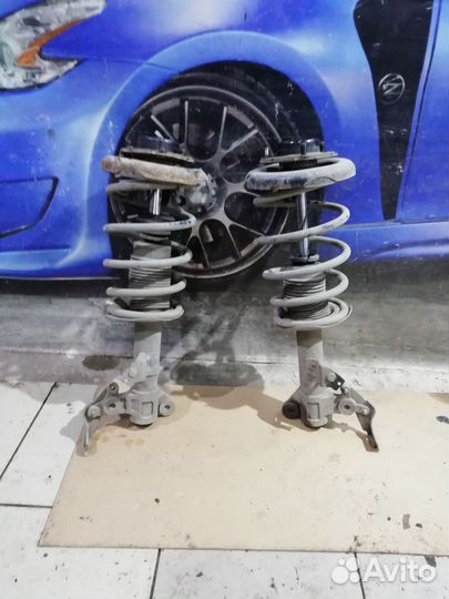 Стойки передние в сборе Nissan Primera P12