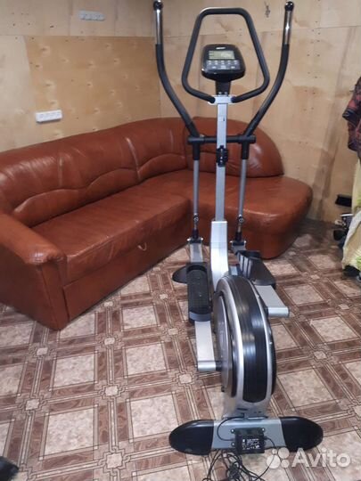 Тренажёр эллипсоидный