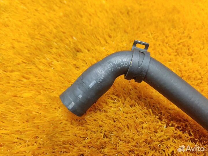 Патрубок системы охлаждения Volkswagen Passat B6