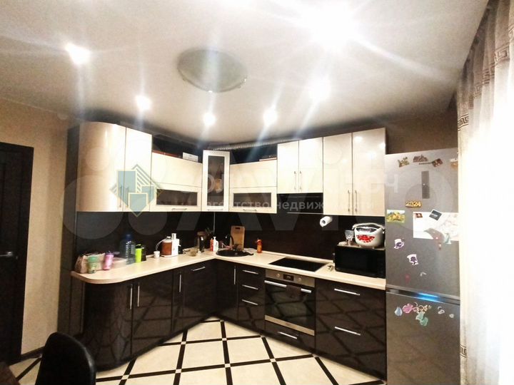 3-к. квартира, 81,3 м², 8/17 эт.