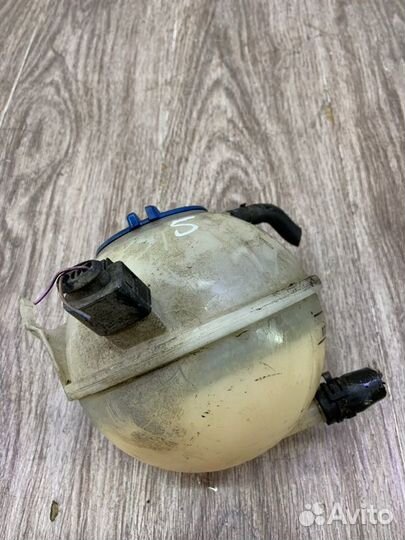 Бачок расширительный Volkswagen Golf 5 2005