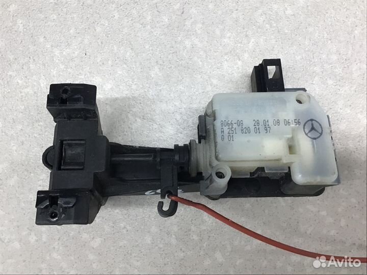 Активатор замка крышки бензобака Mercedes Benz GL