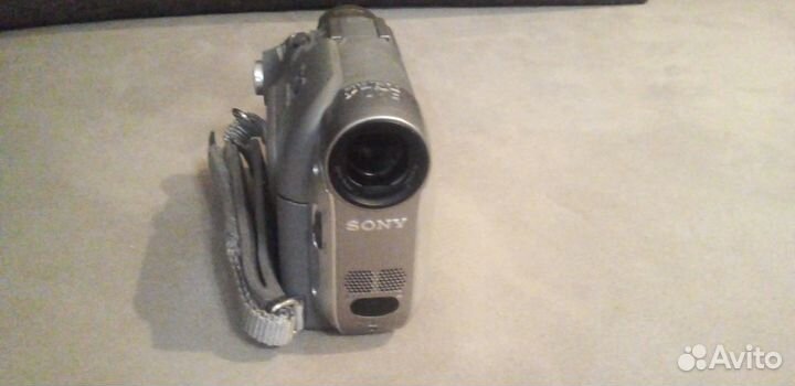 Цифровая видеокамера sony