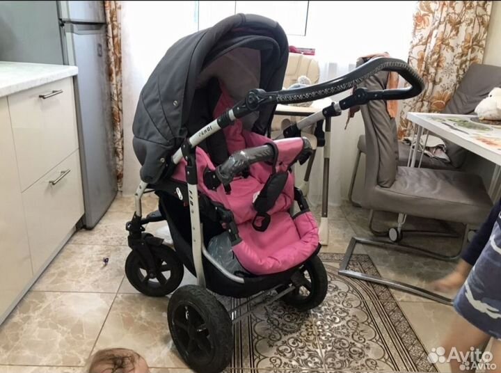 Детская коляска 3 в 1