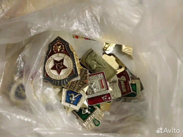 Значки 240шт