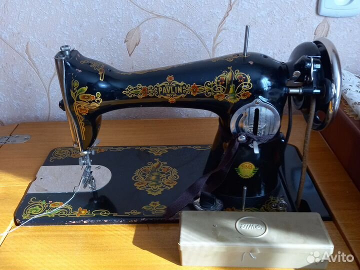 Швейная машина ножная Павлин