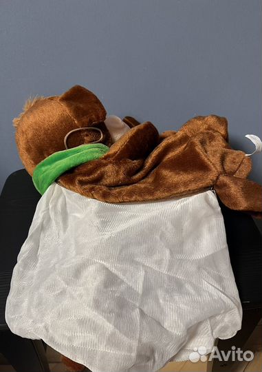 Мягкая игрушка обезьянка с карманом для конфет