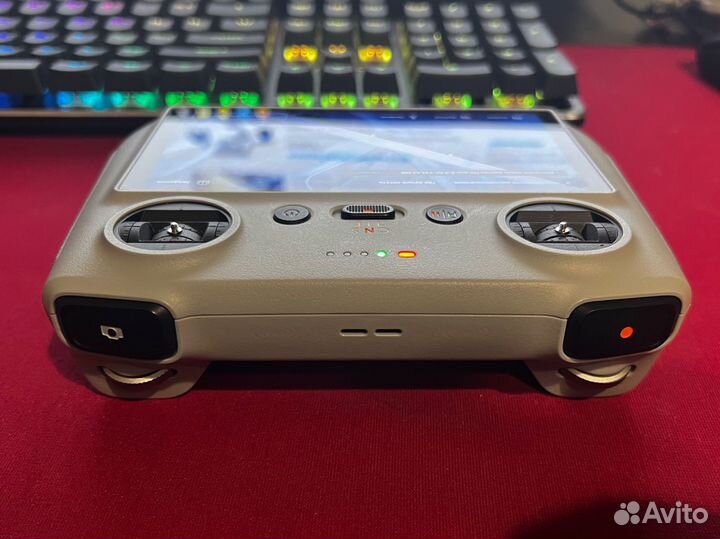 Пульт для квадрокоптеров DJI с экраном