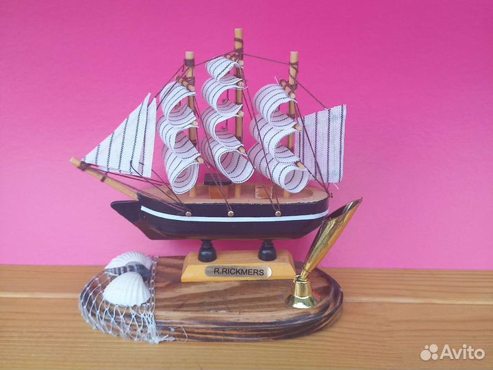 Корабль сувенирный