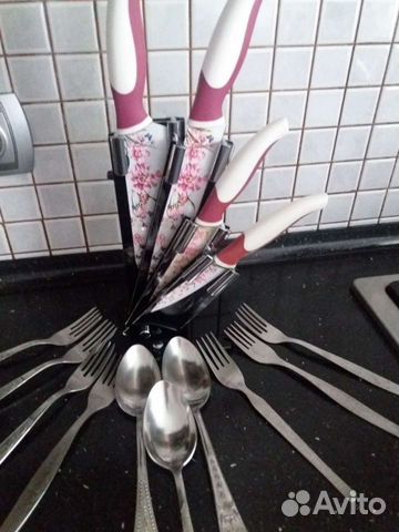 Ножи ложки вилки.Трехьярусная ваза