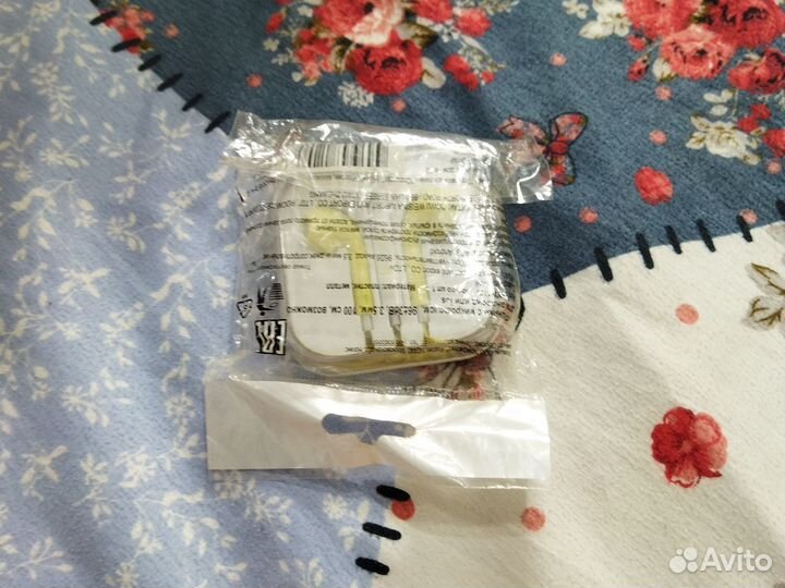 Наушники с микрофоном новые