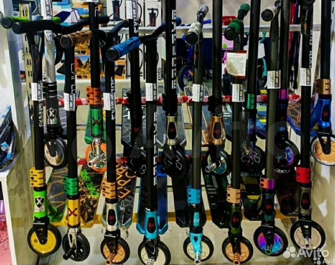 Трюковой самокат-новый в упаковке