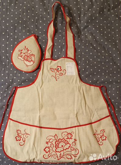 Фартук и прихватка с вышивкой