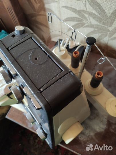 Оверлок Privileg 4000