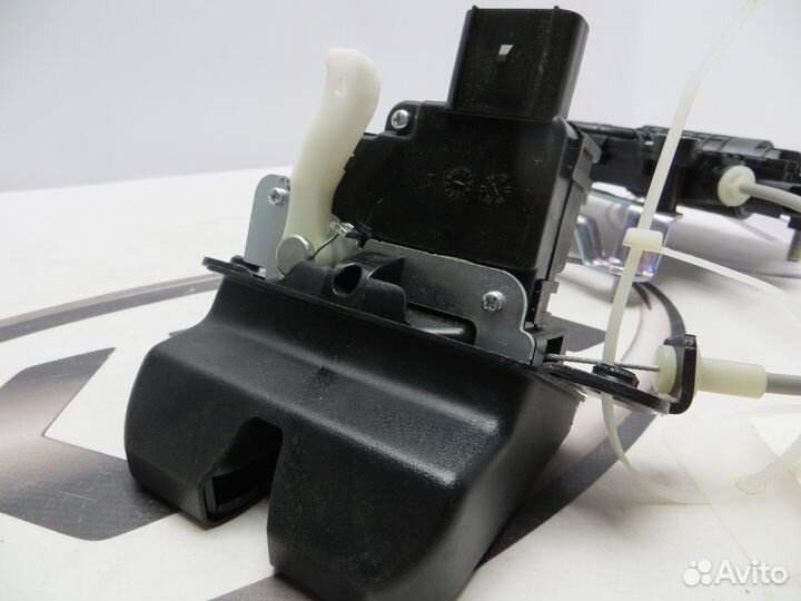 Электрический замок багажника Hyundai Tucson 3