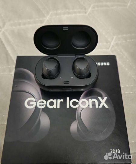 Беспроводные наушники Gear lconX