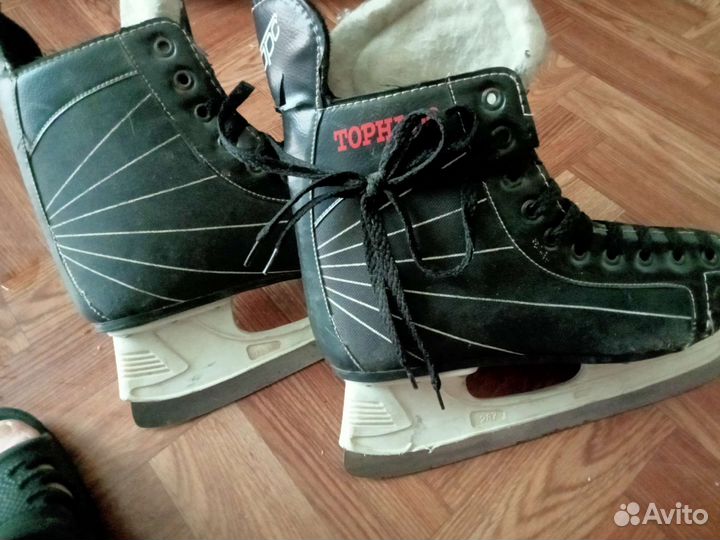 Коньки хоккейные