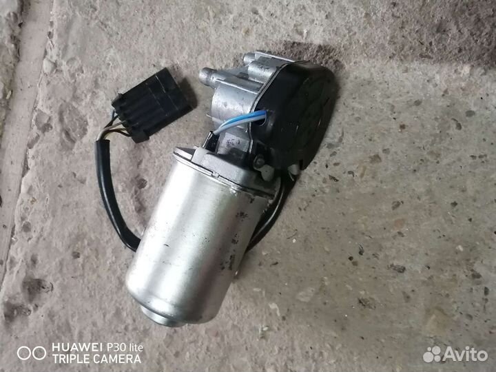 Мотор трапеции стеклоочистителя