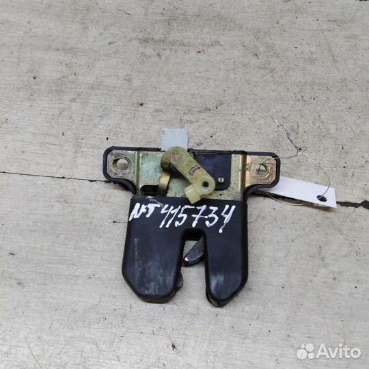 Замок багажника седан Audi A6 C5